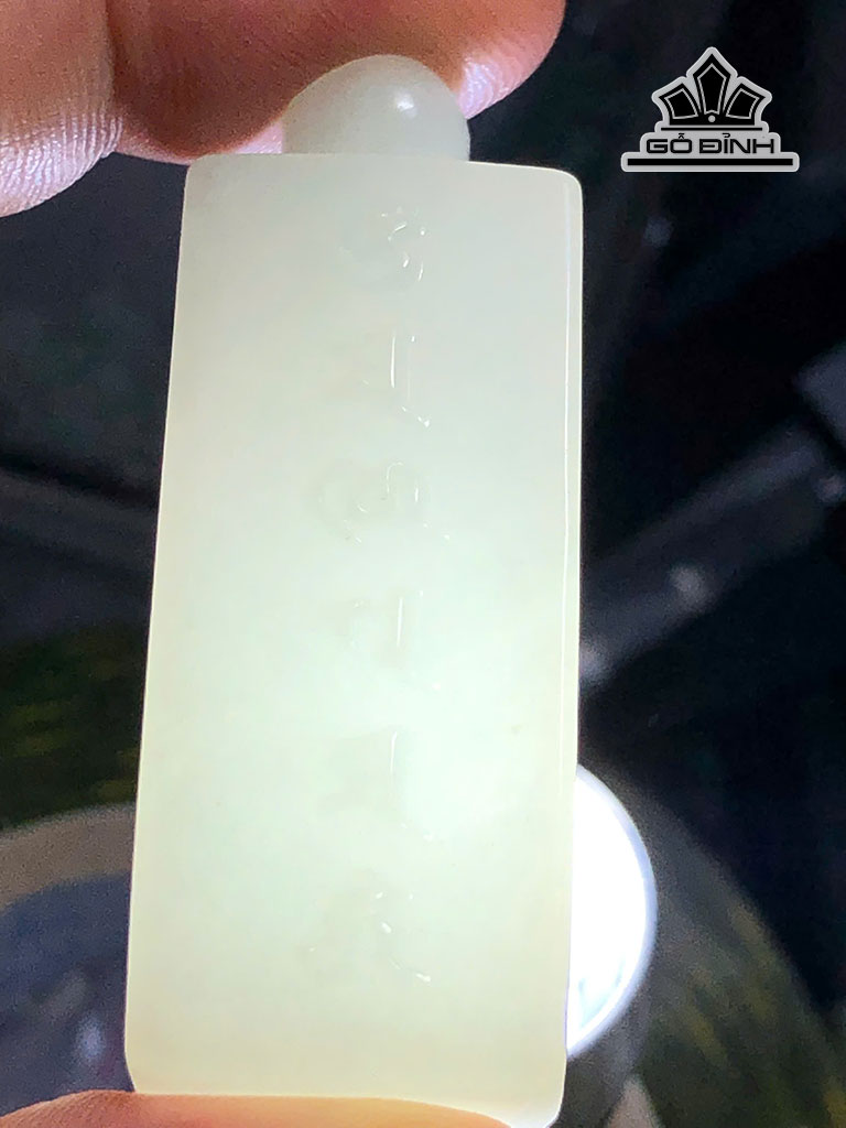 mat-day-chuyen-luc-tu-da-cam-thach-cao-52-ngang-192-sau-114-cm-452312