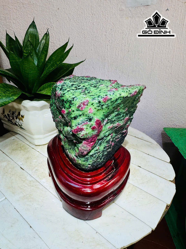 tac-pham-da-ruby-nam-phi-cao-17-ngang-17-cm-47kg-452434