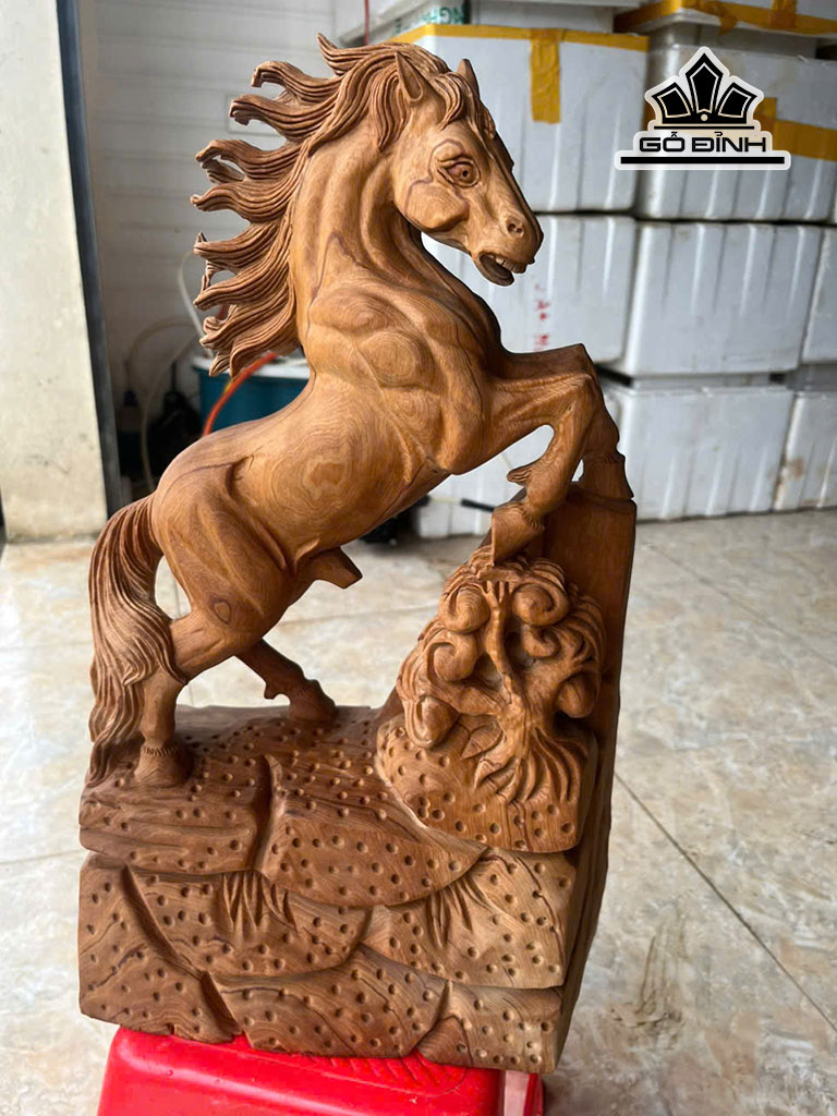 tuong-ngua-phong-thuy-nhat-ma-phi-thien-go-ngoc-am-cao-48-ngang-28-sau-14-cm-452721
