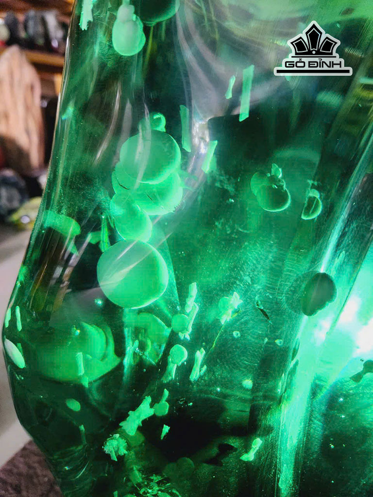 vien-da-da-obsidian-kich-thuoc-60x40-cm-nang-35kg-452820