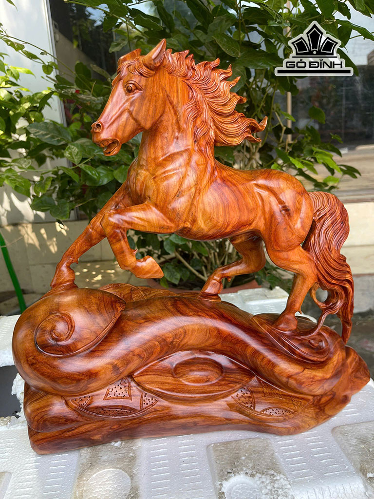 tuong-ngua-phong-thuy-nhat-ma-thong-dong-go-huong-cao-35-ngang-38-sau-17-cm-452941