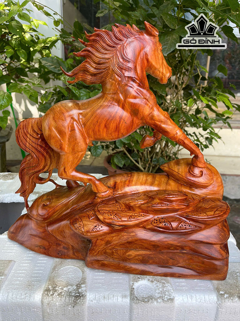 tuong-ngua-phong-thuy-nhat-ma-thong-dong-go-huong-cao-35-ngang-38-sau-17-cm-452942