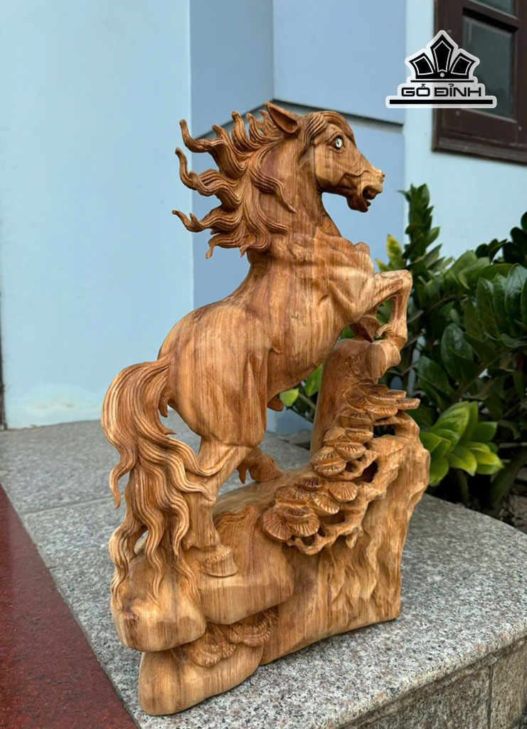 tuong-ngua-phong-thuy-nhat-ma-phi-thien-go-ngoc-am-cao-52-ngang-35-sau-13-cm-453446