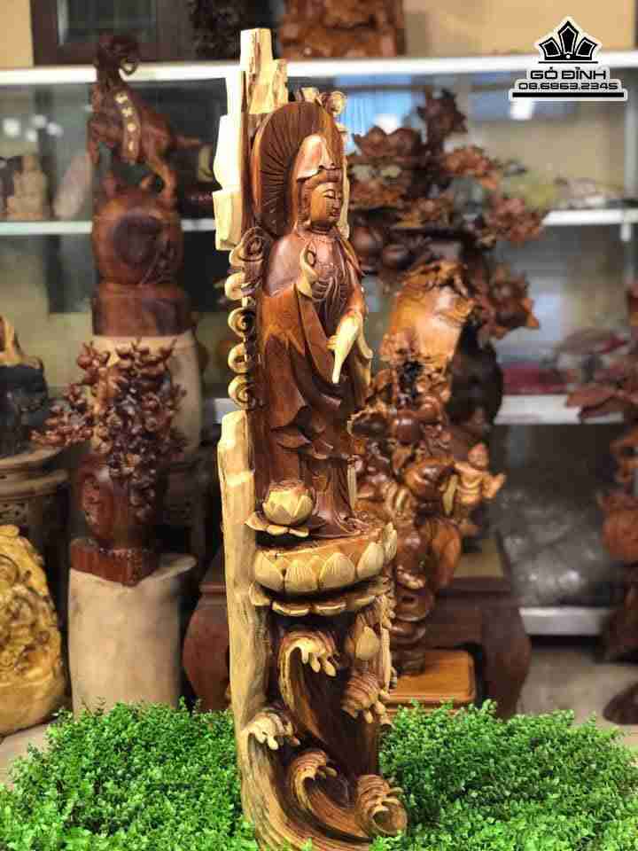 Tuong-Phat-Ba-Quan-Am-Tua-Dai-Sen-go-huong