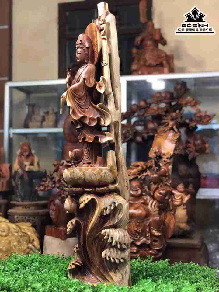 Tuong-Phat-Ba-Quan-Am-Tua-Dai-Sen-go-huong