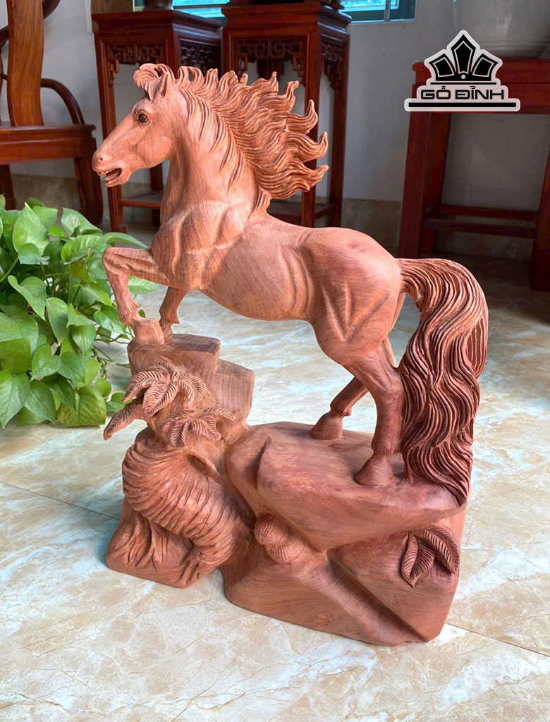 tuong-ngua-phong-thuy-nhat-ma-thong-dong-go-huong-cao-47-ngang-34-sau-13-cm-453687