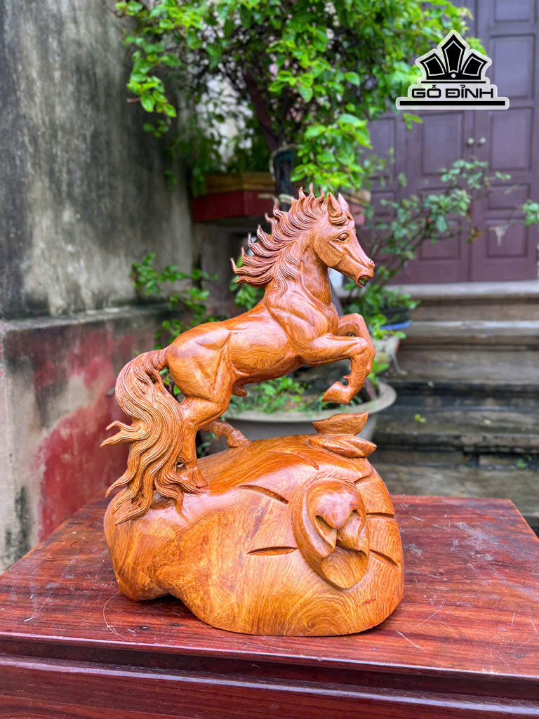 tuong-ngua-phong-thuy-nhat-ma-phi-thien-go-huong-cao-43-ngang-30-sau-20-cm-453718