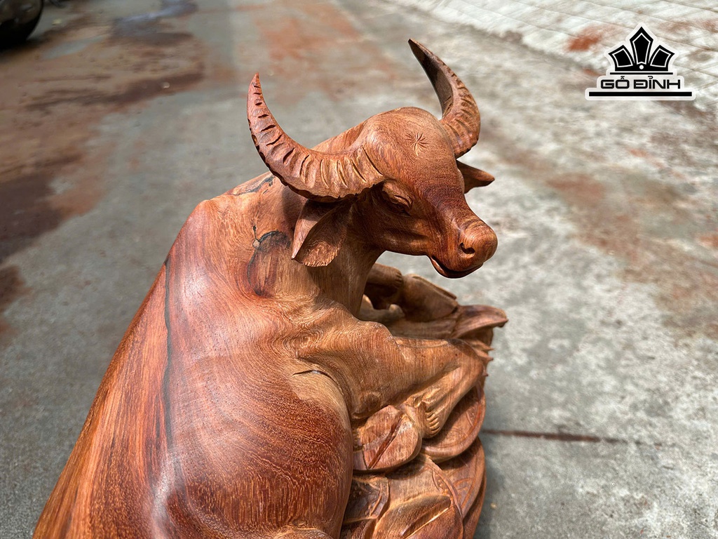 tuong-trau-go-huong-cao-55-ngang-39-sau-35-cm-454037