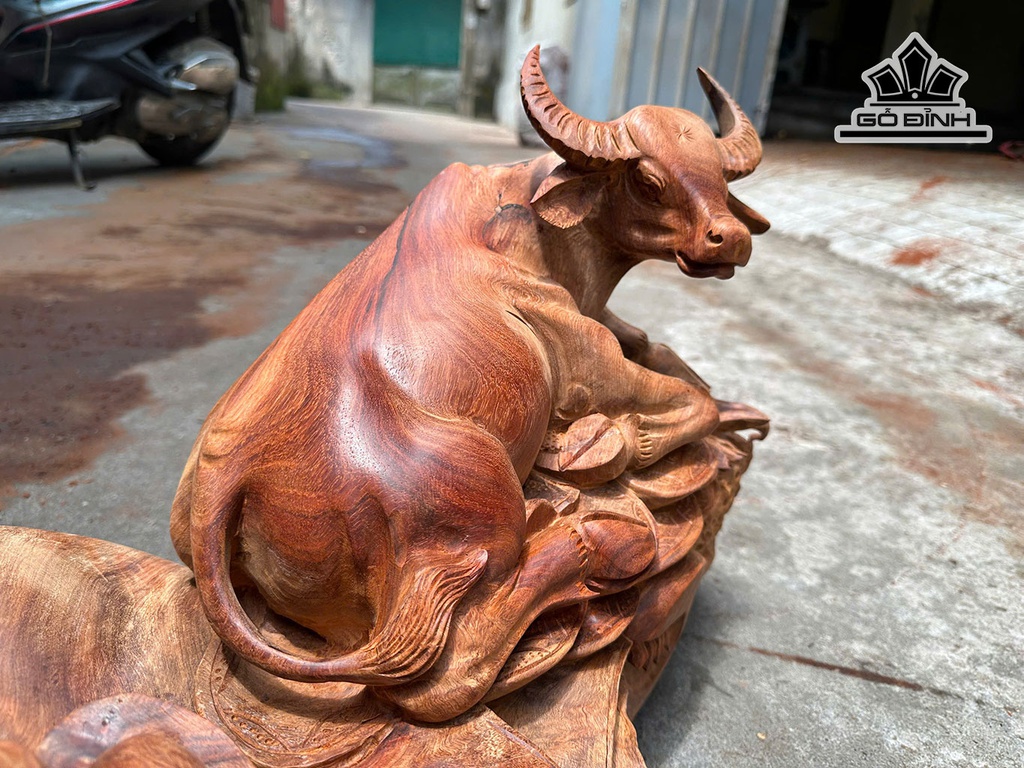 tuong-trau-go-huong-cao-55-ngang-39-sau-35-cm-454040