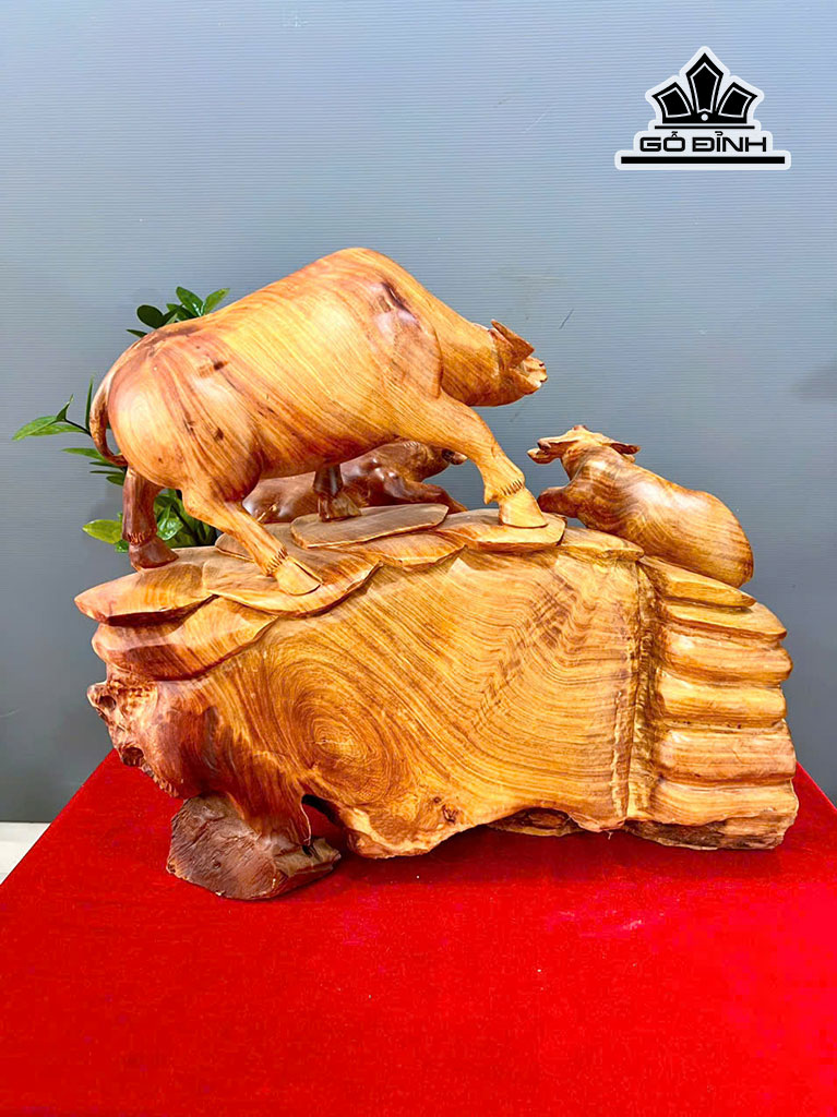 tuong-gia-dinh-trau-go-huong-cao-47-ngang-56-sau-40-cm-454114