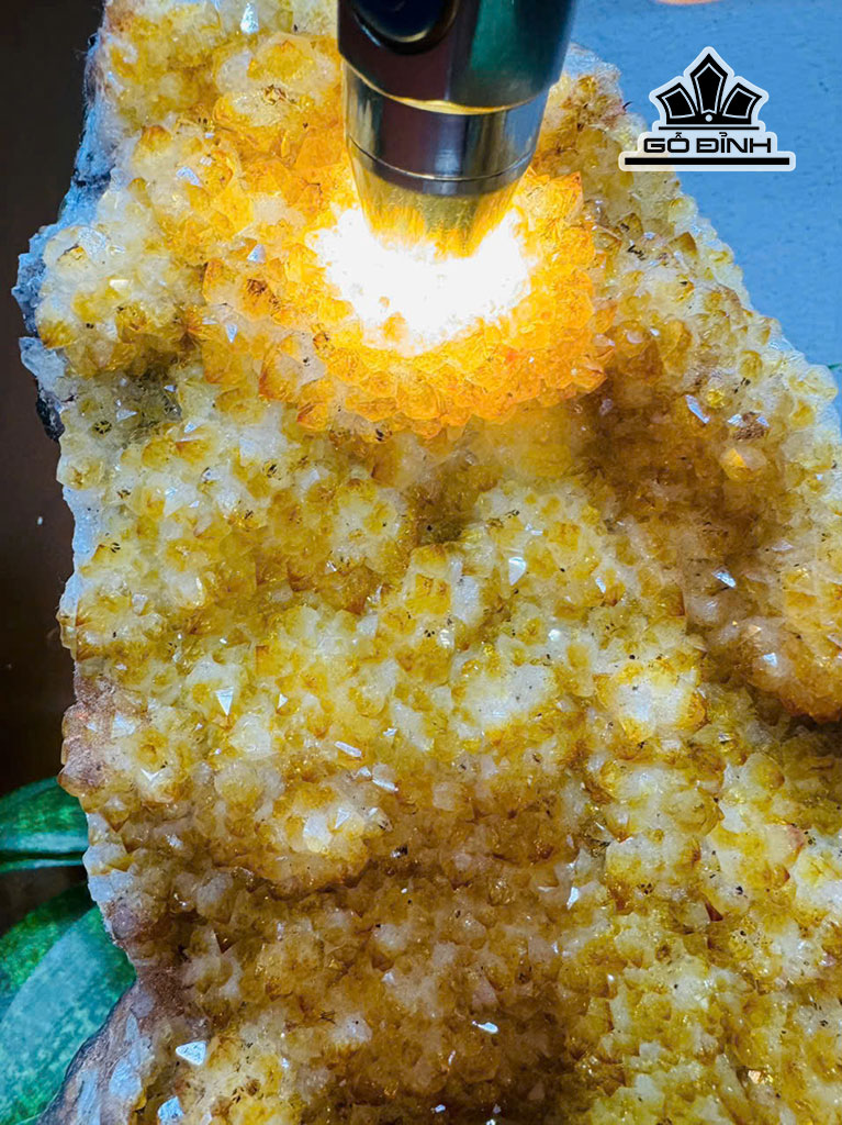 tac-pham-da-thach-anh-vang-cao-42-ngang-22-cm-nang-82kg-454501