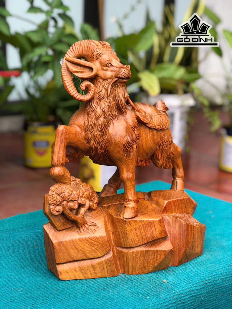 tuong-nhat-duong-go-huong-cao-40-ngang-35-sau-20-cm-455185