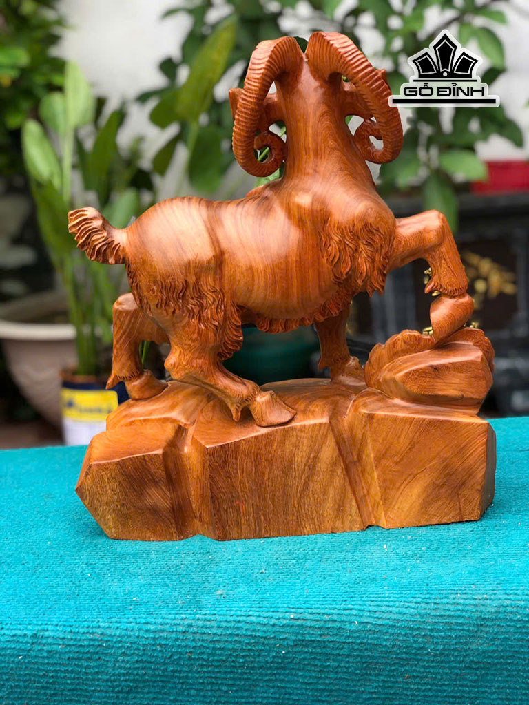 tuong-nhat-duong-go-huong-cao-40-ngang-35-sau-20-cm-455186