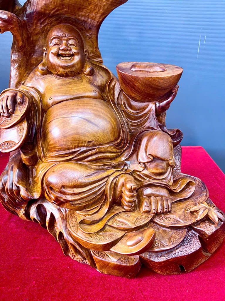 tuong-phat-di-lac-go-huong-cao-64-ngang-42-sau-24-cm-455241