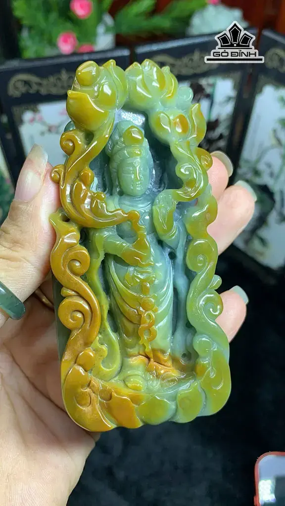 mat-day-quan-am-pha-huyet-cam-thach-jadeite-a-1492gr-455381