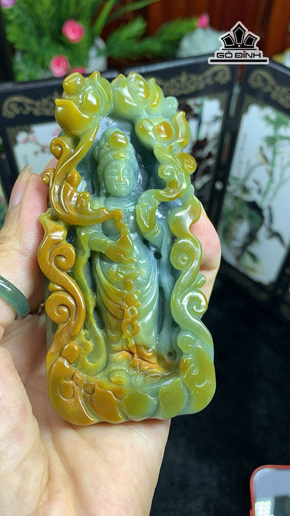 mat-day-quan-am-pha-huyet-cam-thach-jadeite-a-1492gr-455382