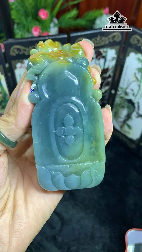 mat-day-quan-am-pha-huyet-cam-thach-jadeite-a-1492gr-455384