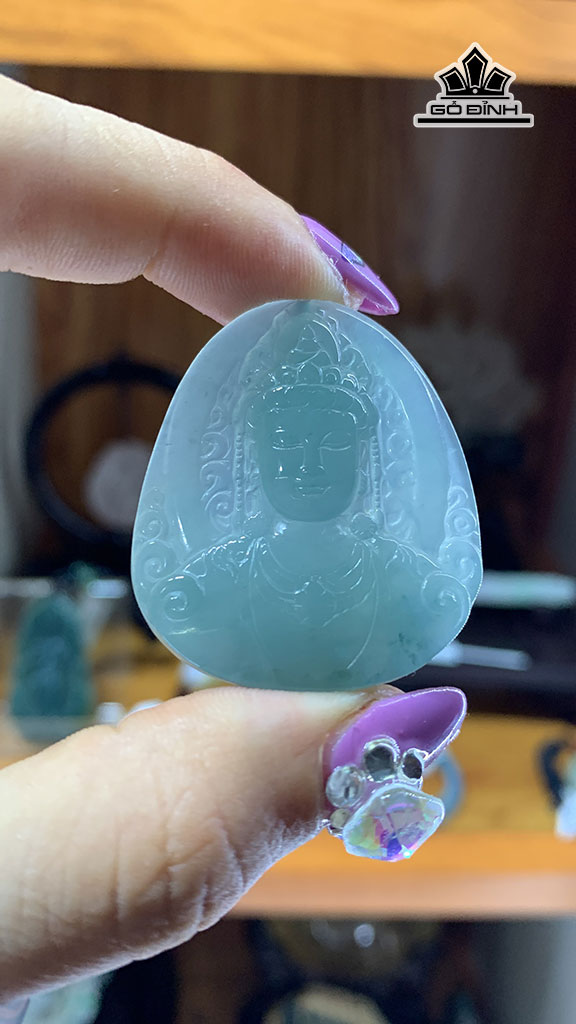 mat-day-quan-am-da-cam-thach-jadeite-a-myama-cao-386-ngang-335-sau-5-mm-115gr-455469
