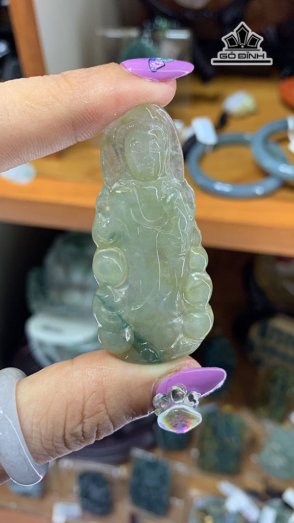 mat-day-quan-am-da-cam-thach-jadeite-a-myama-cao-549-ngang-26-5-sau-52-mm-129gr-455486