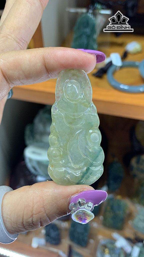 mat-day-quan-am-da-cam-thach-jadeite-a-myama-cao-549-ngang-26-5-sau-52-mm-129gr-455487