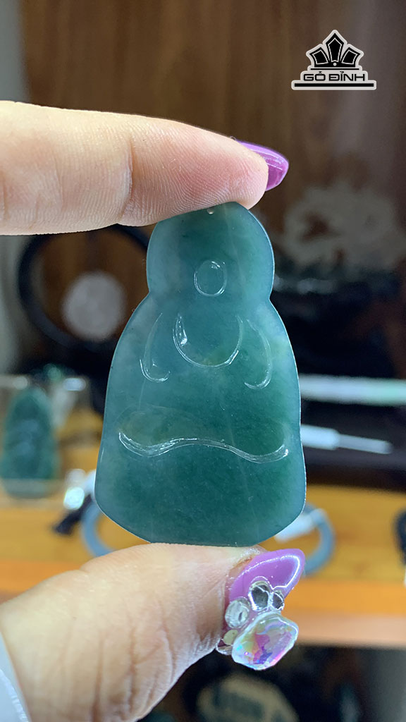 mat-day-quan-am-da-cam-thach-jadeite-a-myama-cao-509-ngang-287-sau-54-mm-157gr-455491