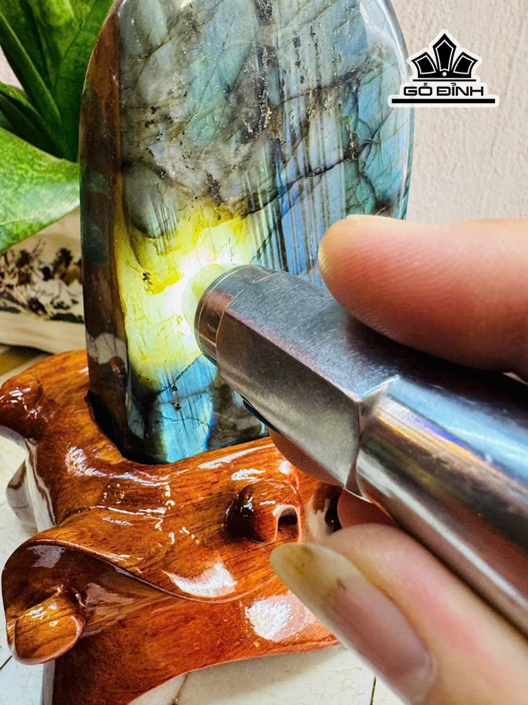 tac-pham-da-xa-cu-labradorite-cao-19-rong-8-cm-nang-19kg-455558