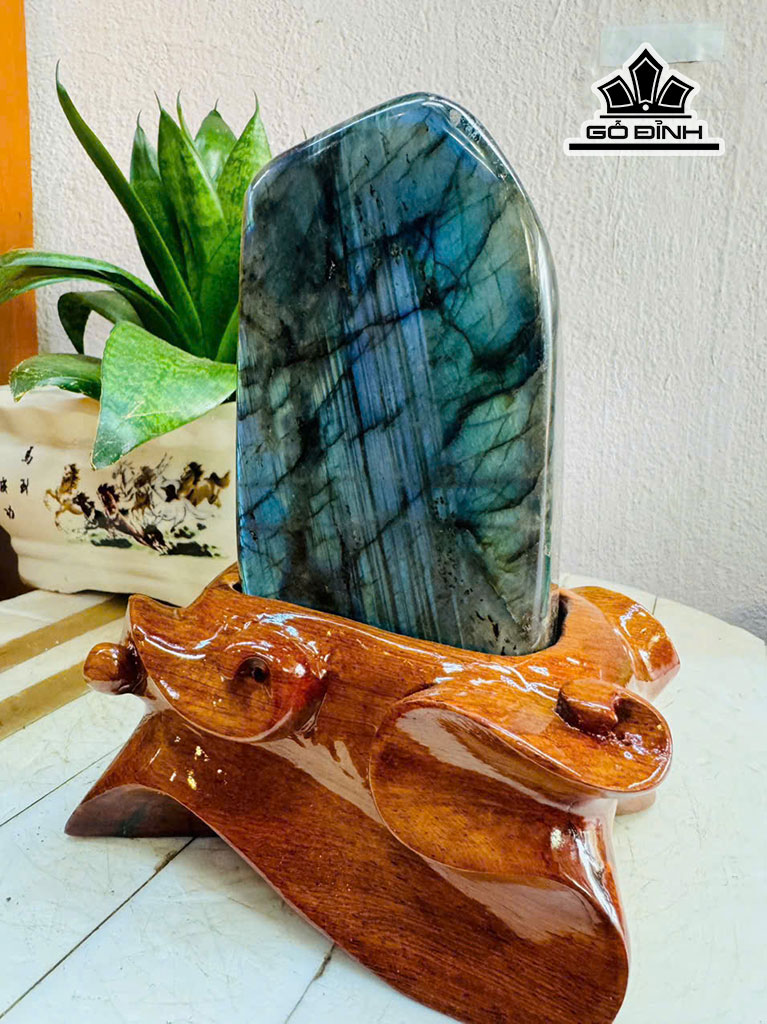 tac-pham-da-xa-cu-labradorite-cao-19-rong-8-cm-nang-19kg-455562