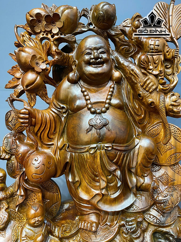 tuong-phat-di-lac-tam-phuc-go-huong-cao-93-ngang-73-sau-30-cm-455642