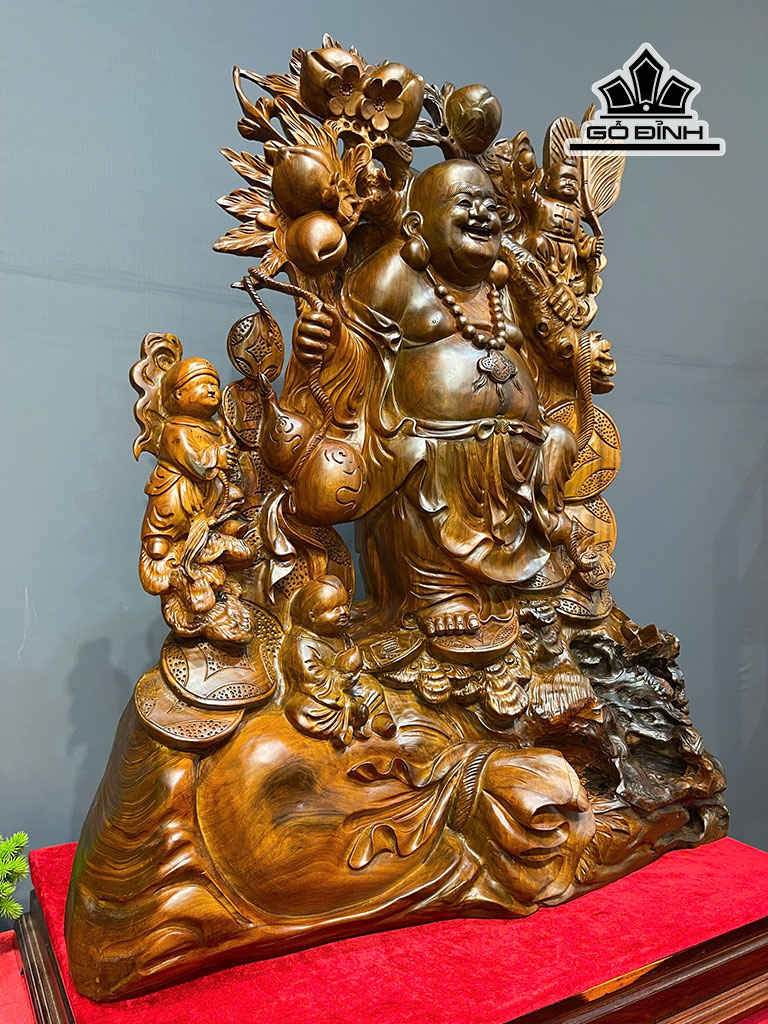 tuong-phat-di-lac-tam-phuc-go-huong-cao-93-ngang-73-sau-30-cm-455644