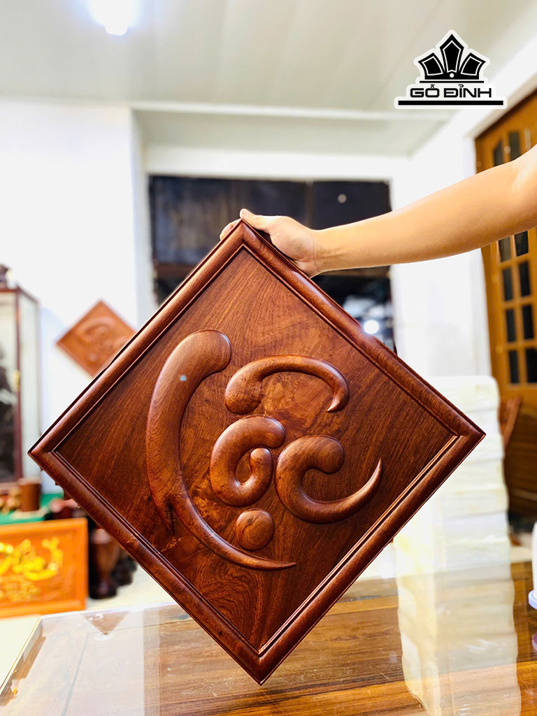 tranh-chu-loc-go-huong-vuong-45-day-3-cm-do-cheo-ngang-63-455663