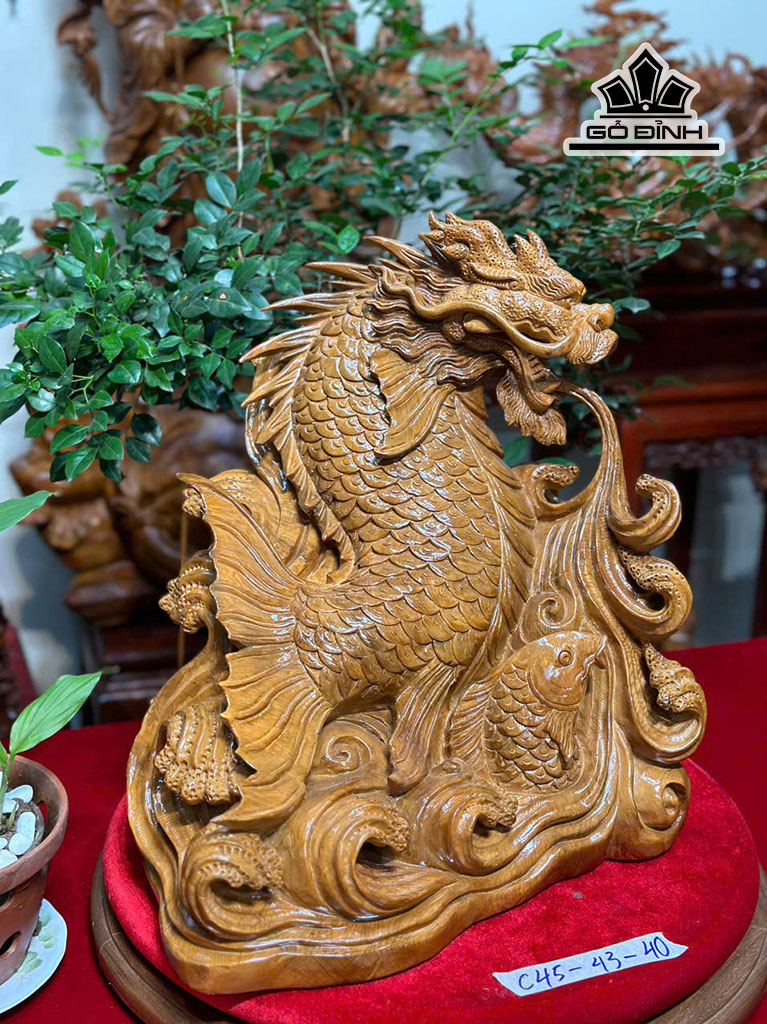 tuong-ca-chep-hoa-rong-go-ngoc-am-cao-45-ngang-43-sau-40-cm-455739