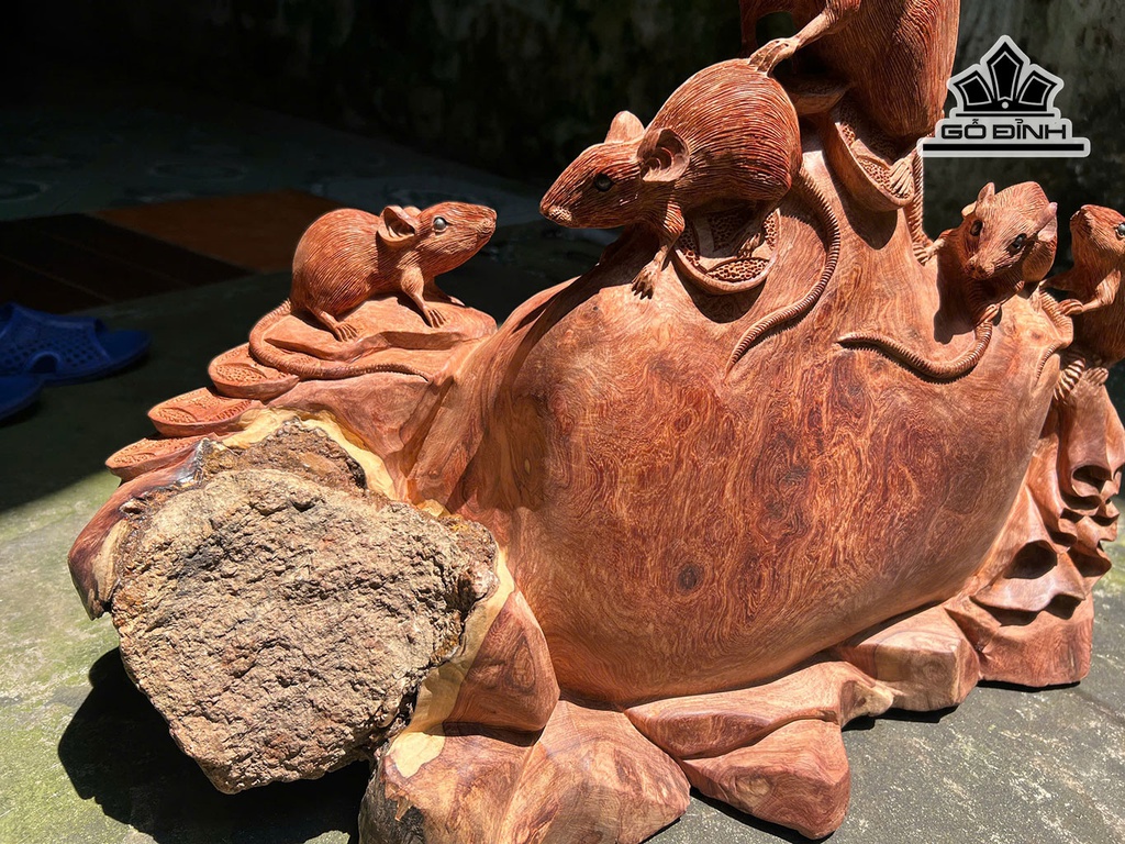 tuong-gia-dinh-chuot-go-huong-cao-45-ngang-61-sau-28-cm-18kg-455821