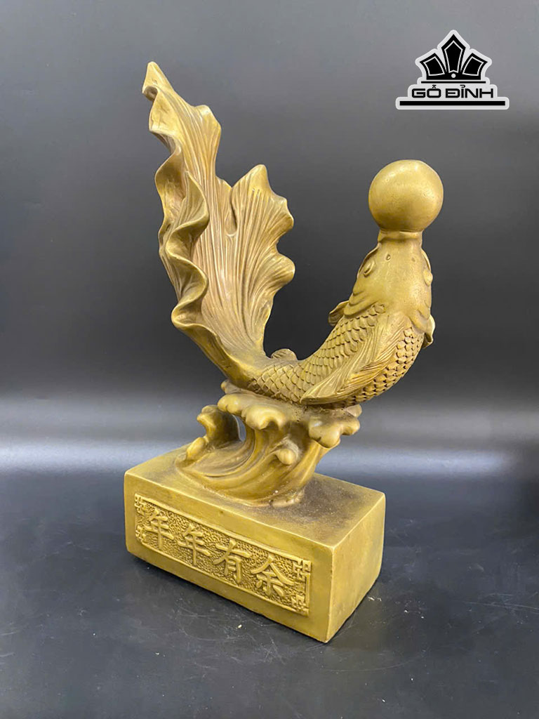 tuong-ca-chep-von-cau-bang-dong-cao-30-ngang-20-cm-456697