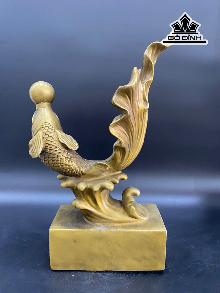 tuong-ca-chep-von-cau-bang-dong-cao-30-ngang-20-cm-456700