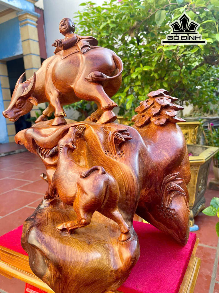 tuong-trau-mau-tu-go-huong-cao-50-ngang-45-sau-35-cm-457517