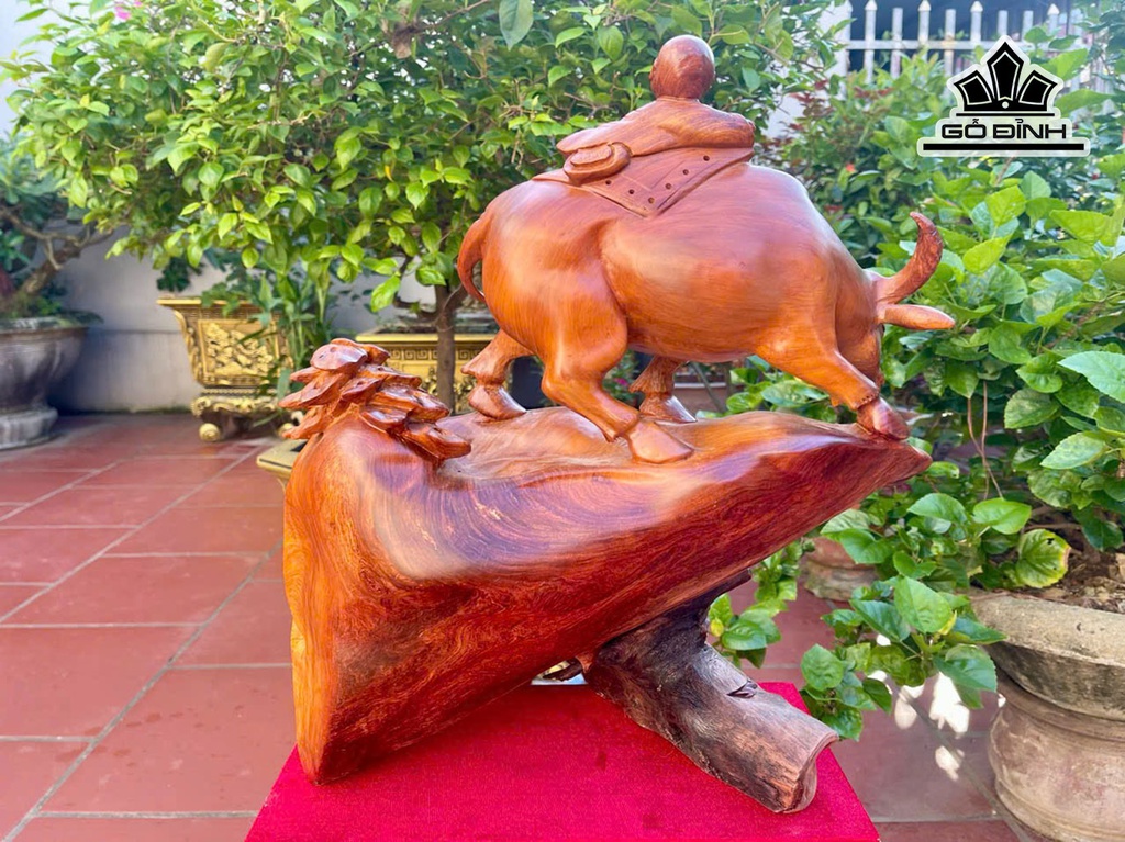 tuong-trau-mau-tu-go-huong-cao-50-ngang-45-sau-35-cm-457518