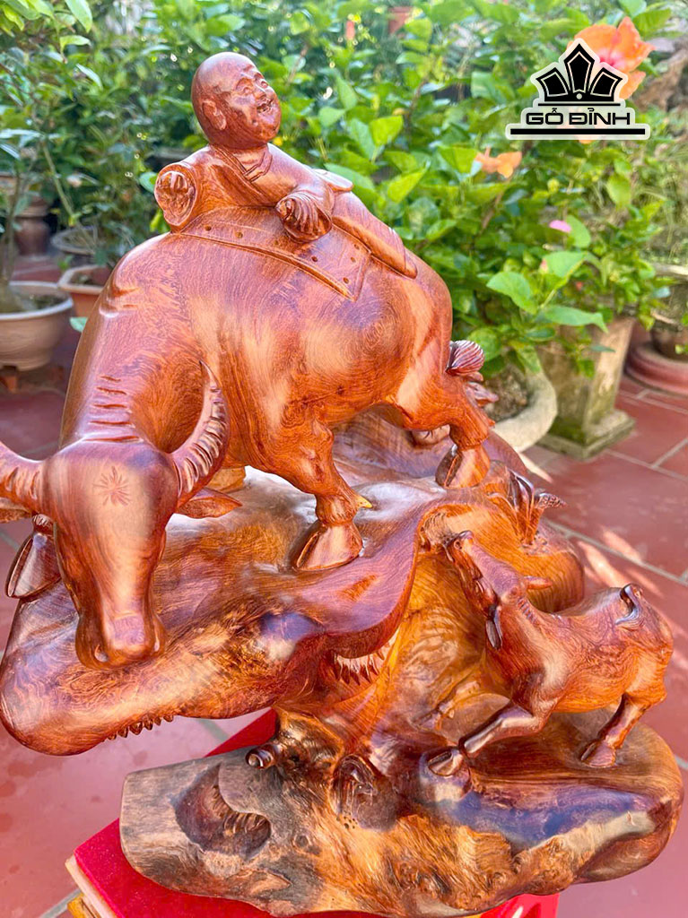 tuong-trau-mau-tu-go-huong-cao-50-ngang-45-sau-35-cm-457522