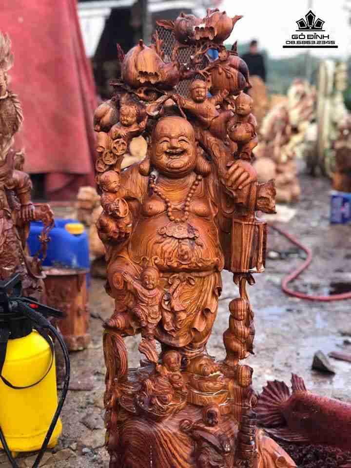 Tuong-Phat-Di-Lac-Cuu-Phuc-go-cam-