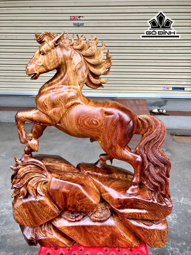 tuong-ngua-phong-thuy-nhat-ma-thong-dong-go-huong-cao-50-ngang-44-sau-15-cm-458542