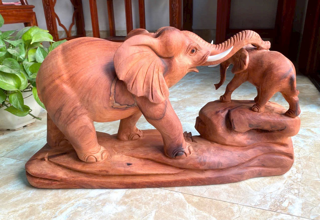 tuong-voi-mau-tu-go-huong-cao-29-ngang-52-sau-16-cm-461765