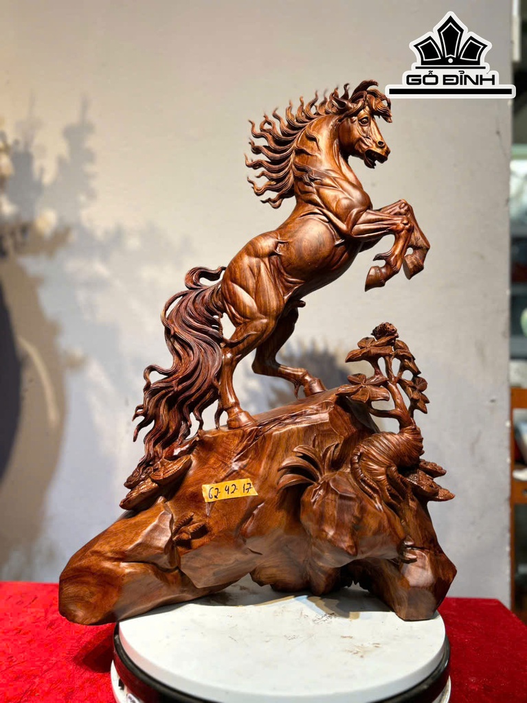 tuong-ngua-phong-thuy-nhat-ma-phi-thien-go-sua-cao-62-ngang-42-sau-17-cm-464446