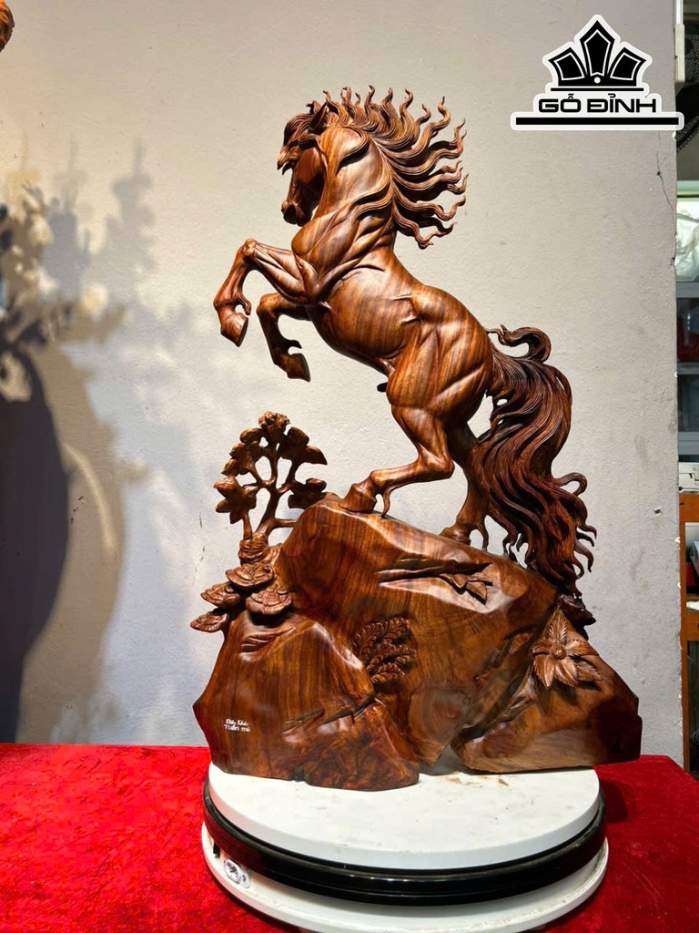 tuong-ngua-phong-thuy-nhat-ma-phi-thien-go-sua-cao-62-ngang-42-sau-17-cm-464449