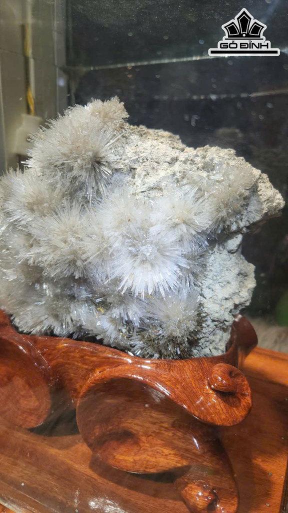 nhung-bong-hoa-uu-dam-da-tram-tich-cao-33-ngang-32-cm-nang-95kg-467302