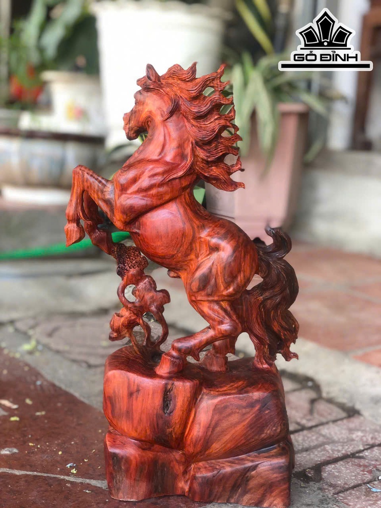 tuong-ngua-phong-thuy-nhat-ma-phi-thien-go-trac-cao-42-ngang-22-sau-12-cm-467802