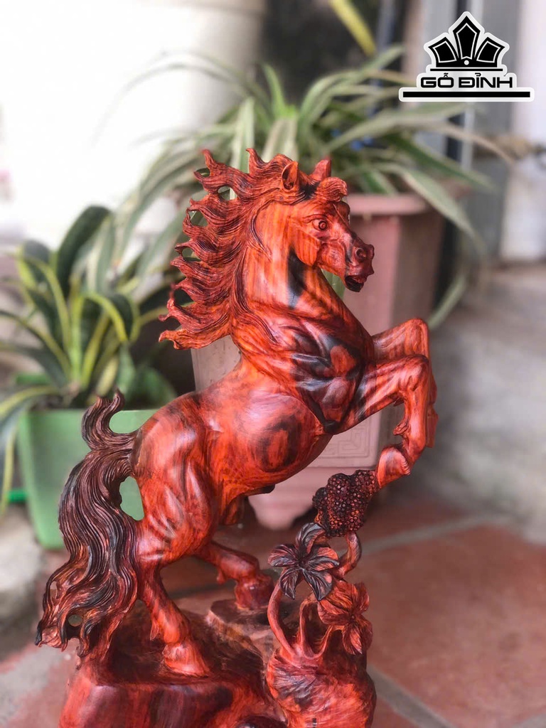 tuong-ngua-phong-thuy-nhat-ma-phi-thien-go-trac-cao-42-ngang-22-sau-12-cm-467803