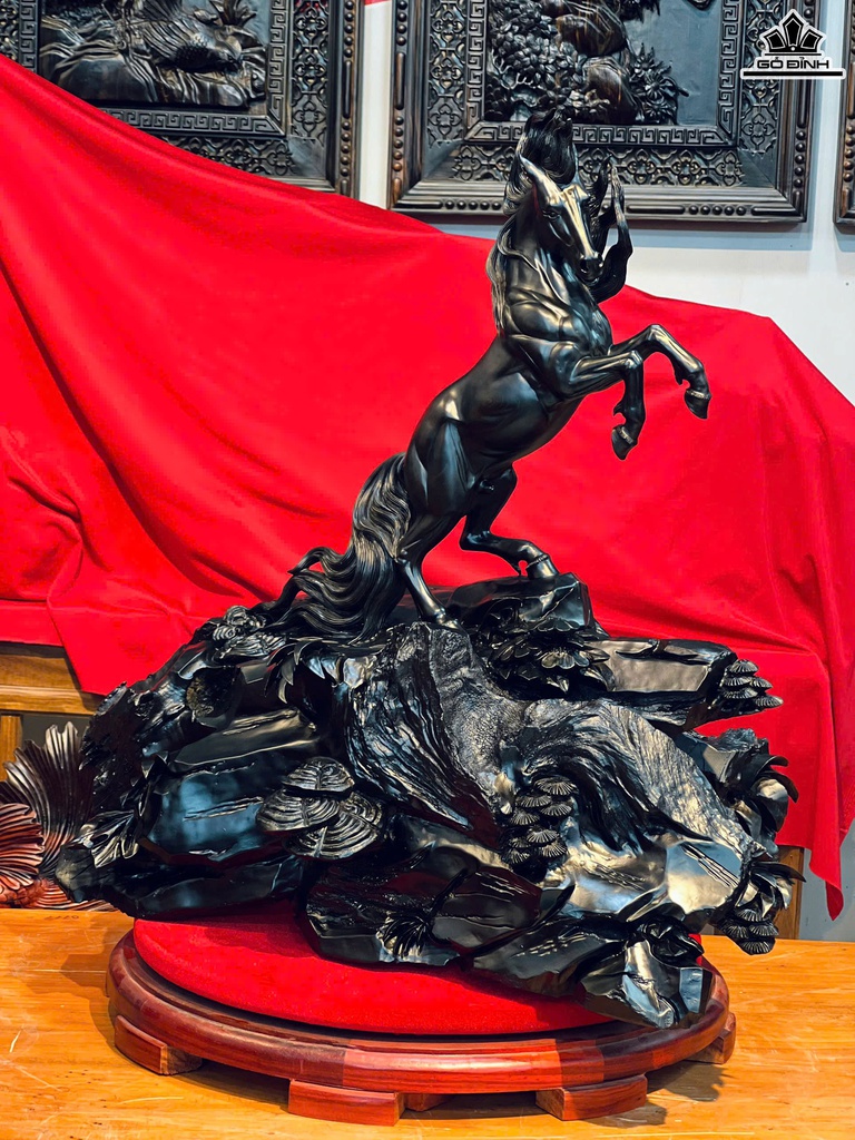 tuong-ngua-phong-thuy-go-mun-sung-cao-58-ngang-58-sau-32-cm-467927