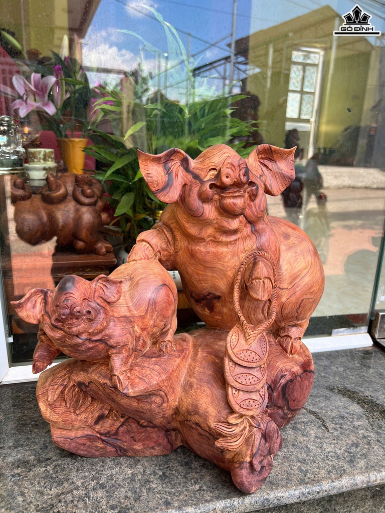 tuong-heo-mau-tu-go-cam-cao-36-ngang-40-sau-22-cm-467997