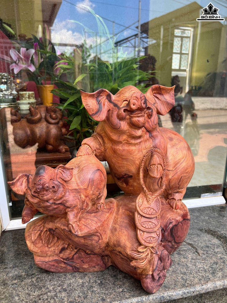 tuong-heo-mau-tu-go-cam-cao-36-ngang-40-sau-22-cm-467998