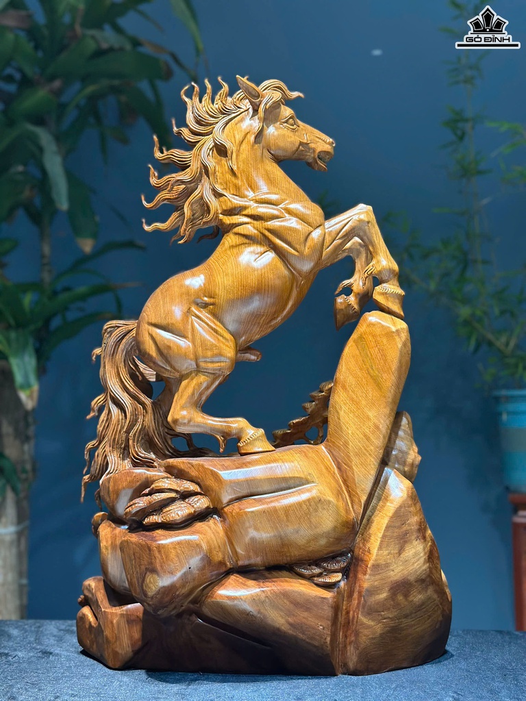 tuong-ngua-phong-thuy-nhat-ma-phi-thien-go-ngoc-am-cao-67-ngang-42-sau-20-cm-468317