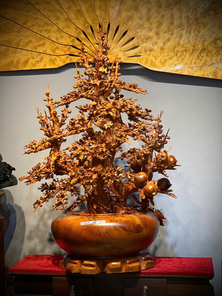 binh-hoa-mai-lan-phu-quy-go-huong-cao-125-ngang-88-sau-70-cm-468472